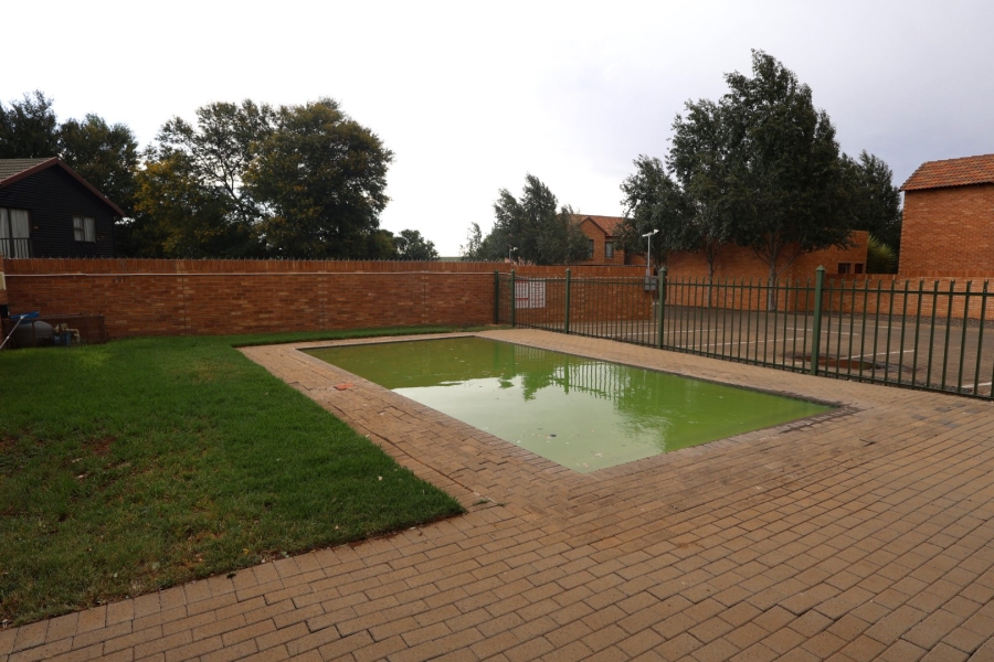 2 Bedroom Property for Sale in Vredenhof Sh Free State